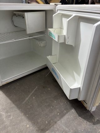 Mini nevera Zanussi blanca