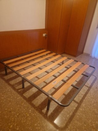 Somier metálico y de madera. Medidas 1.50×1.90
