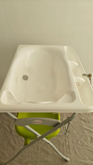 Bañera cambiador bebé Chicco con patas