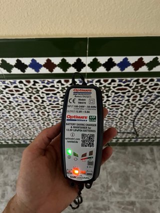 Cargador de batería moto