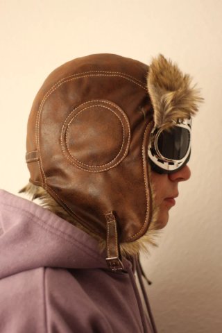 Gorro y gafas aviador marrón y plateado