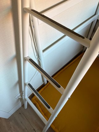 Litera Ikea + Escritorio + Puff + silla + cajonera