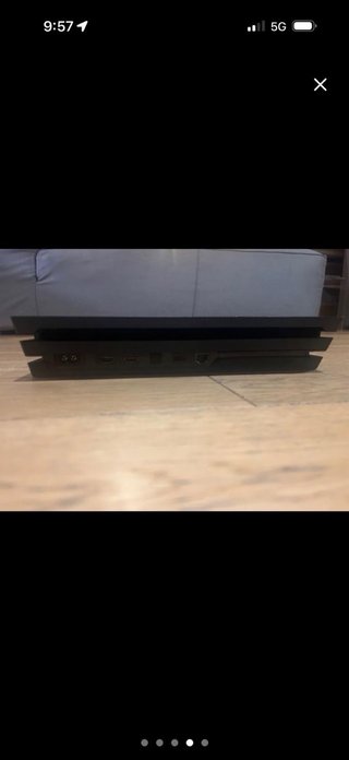 PS4 Pro + 2 Mandos + 2 Juegos + Cables