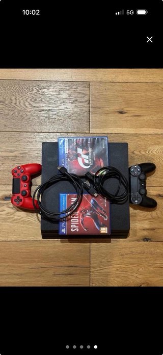 PS4 Pro + 2 Mandos + 2 Juegos + Cables