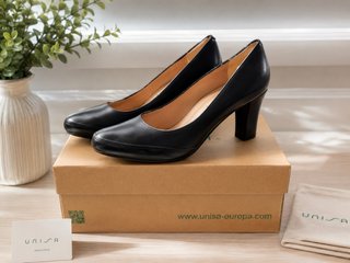 Zapatos de salón UNISA negros