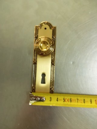 Placa tirador modelo Libra 864 de latón.