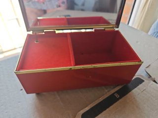 Caja de música/joyero con grullas