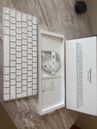 Mac Mini M4 512GB 16GB RAM + Teclat + Trackpad de Segunda mano por