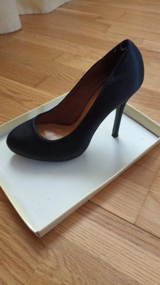 Tacones negros de salón