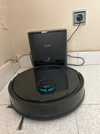 Robot Aspirador Conga Negro con autovaciado