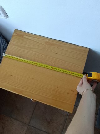 Mesita de noche de madera
