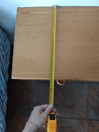 Mesita de noche de madera
