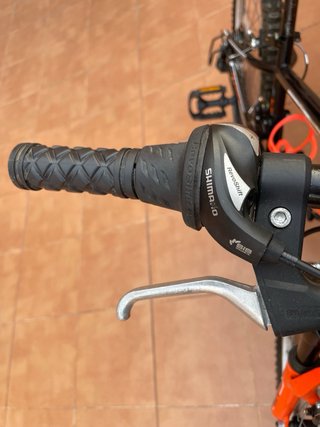Bicicleta de montaña B-PRO 24” 18 velocidades