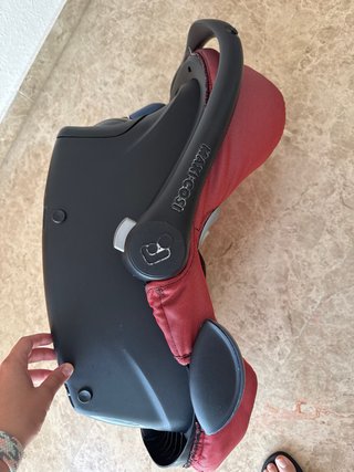 Maxicosi Huevito para bebé color rojo