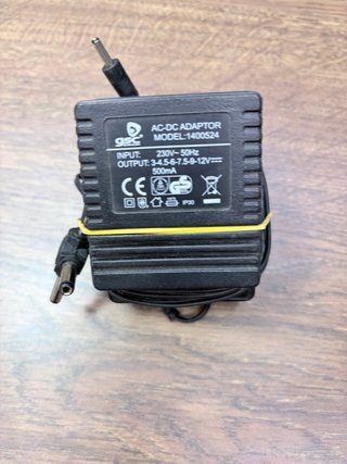 Adaptador GSC AC-DC 3-12V 500mA