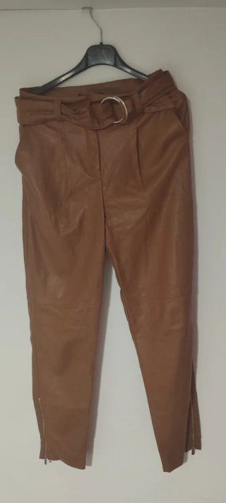 Pantalones Bershka Piel Marrón Talla M