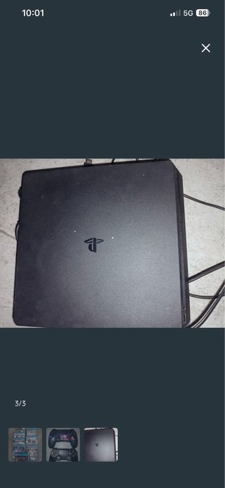 PS4 con 2 mandos y 3 juegos