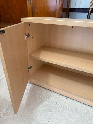 Mueble bajo de oficina madera claro