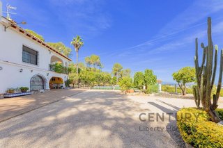 Chalet en venta en Zona Urbanizaciones en Alzira