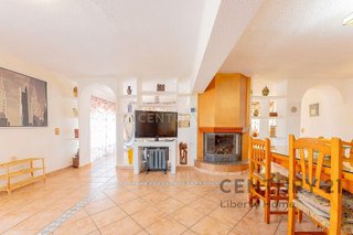 Chalet en venta en Zona Urbanizaciones en Alzira