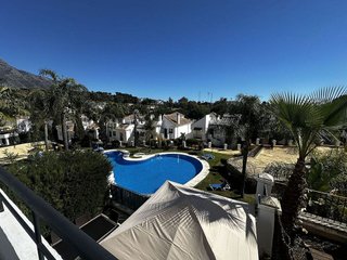 Piso en venta en Los Naranjos - Las Brisas en Marbella