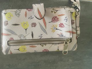 Cartera móvil con estampado floral