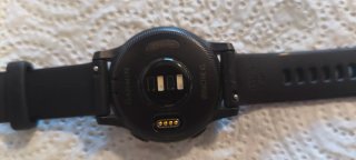 Garmin Vivoactive 4S Negro/Plata + Base de carga