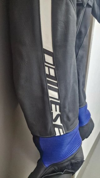 Mono Dainese Avro 4 Talla 50