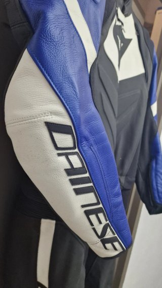 Mono Dainese Avro 4 Talla 50