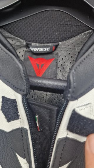 Mono Dainese Avro 4 Talla 50