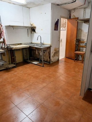 Local comercial en venta en Pubilla Cases en Hospitalet de Llobregat, L´