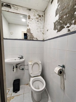 Local comercial en venta en Pubilla Cases en Hospitalet de Llobregat, L´