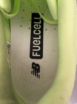 Zapatillas New Balance FuelCell Rebel V5 Verde/Pla