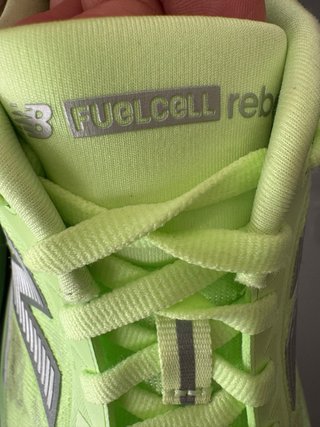 Zapatillas New Balance FuelCell Rebel V5 Verde/Pla