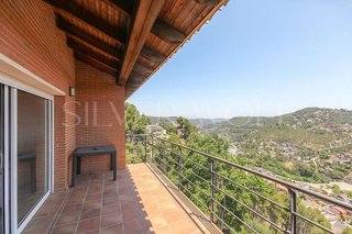 Chalet en venta en Vallirana