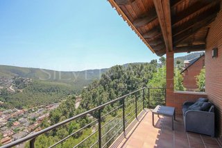 Chalet en venta en Vallirana
