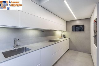 Casa pareada en venta en Bola de Oro - Serrallo en Granada