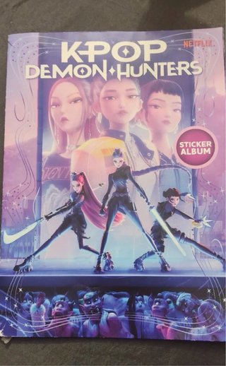 Cromos Kpop Demon Hunters Sticker Album
