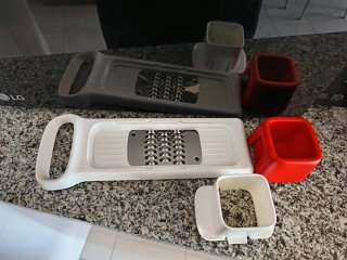 Ralador Tupperware Vermelho e Branco