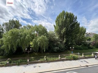 Piso en venta en Plaza España - Villa Pilar - Reyes Católicos - Vadillos en Burgos