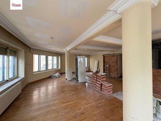 Piso en venta en Plaza España - Villa Pilar - Reyes Católicos - Vadillos en Burgos
