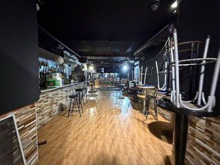 Local comercial en venta en Los Rosales en Madrid
