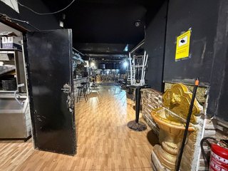 Local comercial en venta en Los Rosales en Madrid