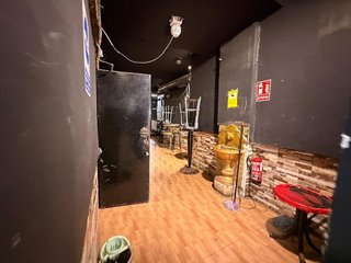 Local comercial en venta en Los Rosales en Madrid