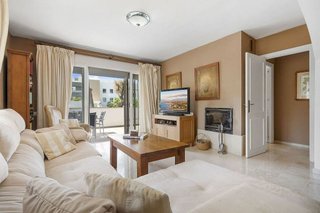 Piso en venta en Nueva Andalucía centro en Marbella