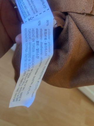 Top Bershka marrón tirantes