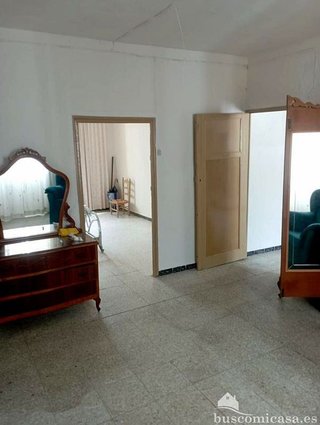 Chalet en venta en Linares