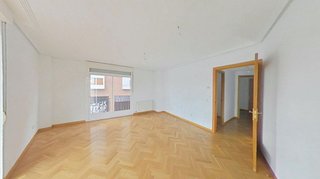 Piso en venta en Campamento en Madrid