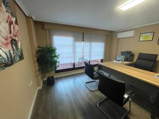 Oficina en venta en Centro en Cáceres