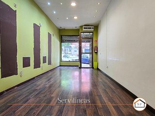 Local comercial en venta en Adelfas en Madrid